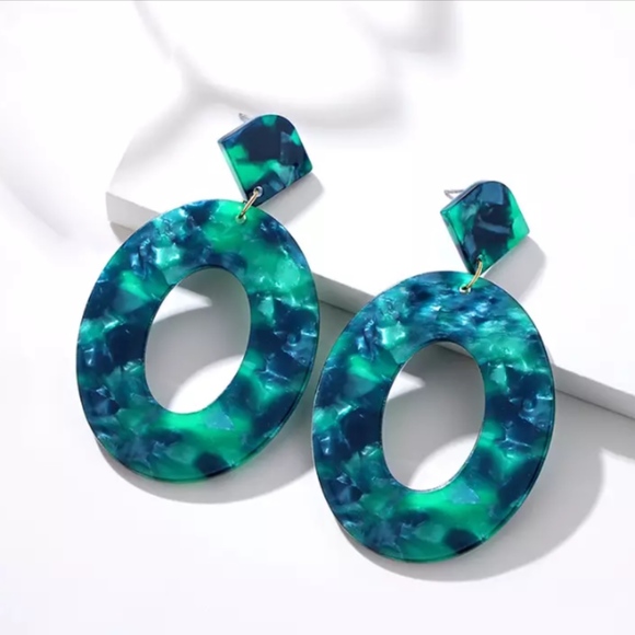 Jewelry - Sea Green Tortoise Shell Resin Oval Hoop Earrings